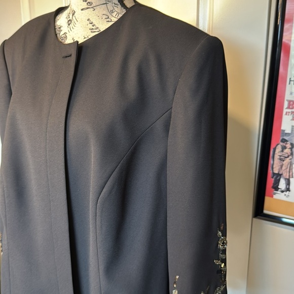 Elegant Black Embellished Women's Jacket - Picture 5 of 11